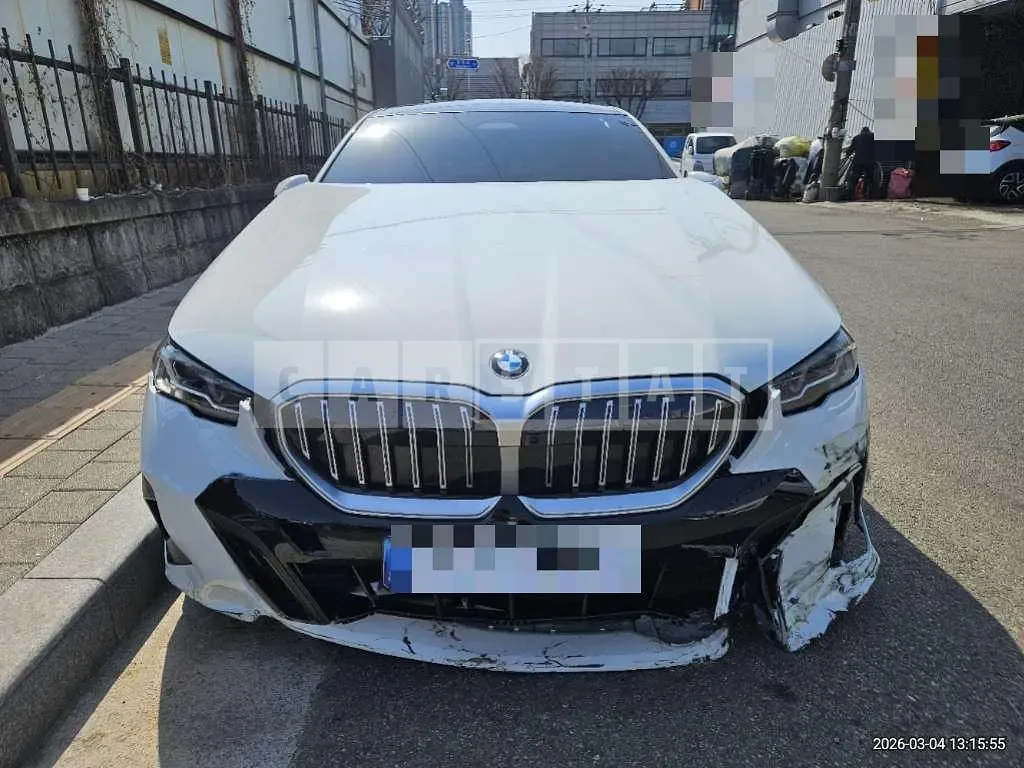 Photo 2 of 28: 2025 BMW 520i — Korean insurance auction