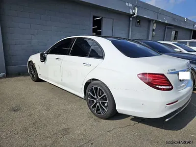 Photo 1 of 42: 2017 Mercedes-Benz E 300 — Korean insurance auction