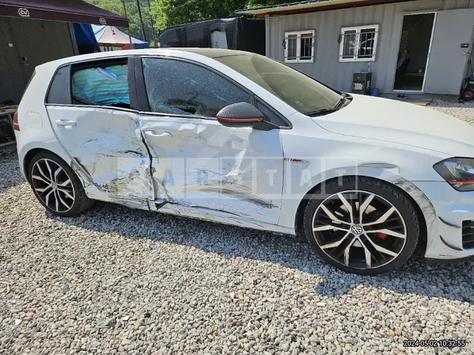 Photo 2 of 12: 2015 Volkswagen Golf GTI — Korean insurance auction