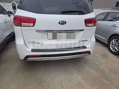 Photo 1 of 15: 2017 Kia Carnivals — Korean insurance auction