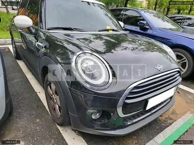 Photo 1 of 9: 2020 MINI Cooper Five-Door, VIN WMWXV7102L2M71497 — Korean insurance auction