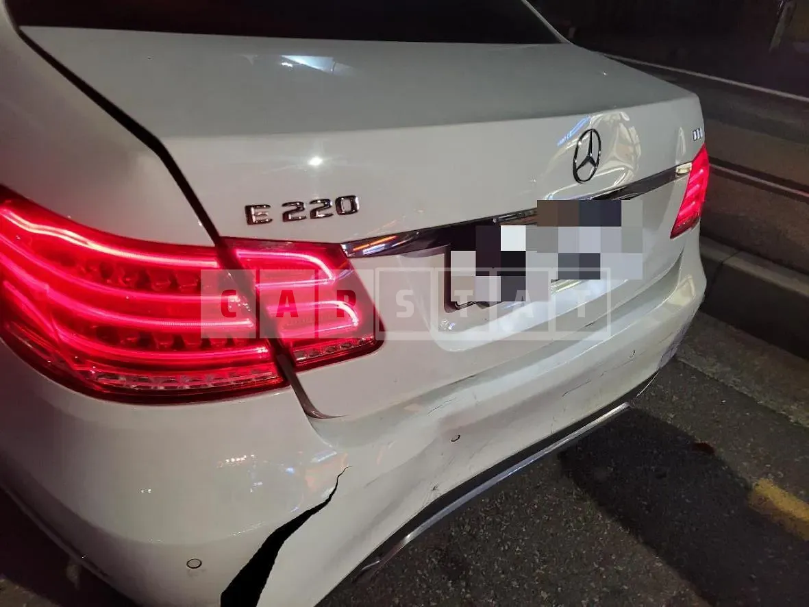 Photo 2 of 18: 2014 Mercedes-Benz E220 CDI — Korean insurance auction