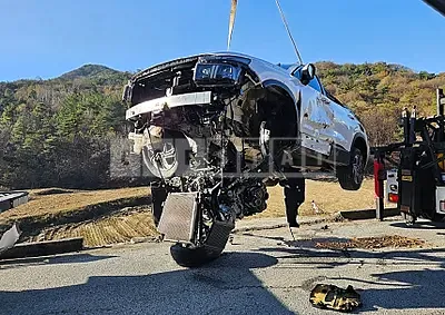Photo 1 of 5: 2021 Hyundai Santa Fe, VIN KMHS381HGMU338481 — Korean insurance auction