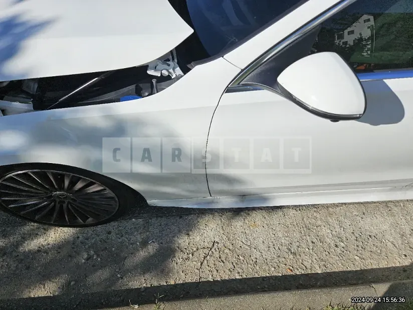 Photo 2 of 39: 2022 Mercedes-Benz C300 4Matic — Korean insurance auction