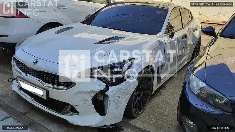 Photo 2 of 8: 2017 Kia Stinger, VIN KNAE751CDJS005906 — Korean insurance auction