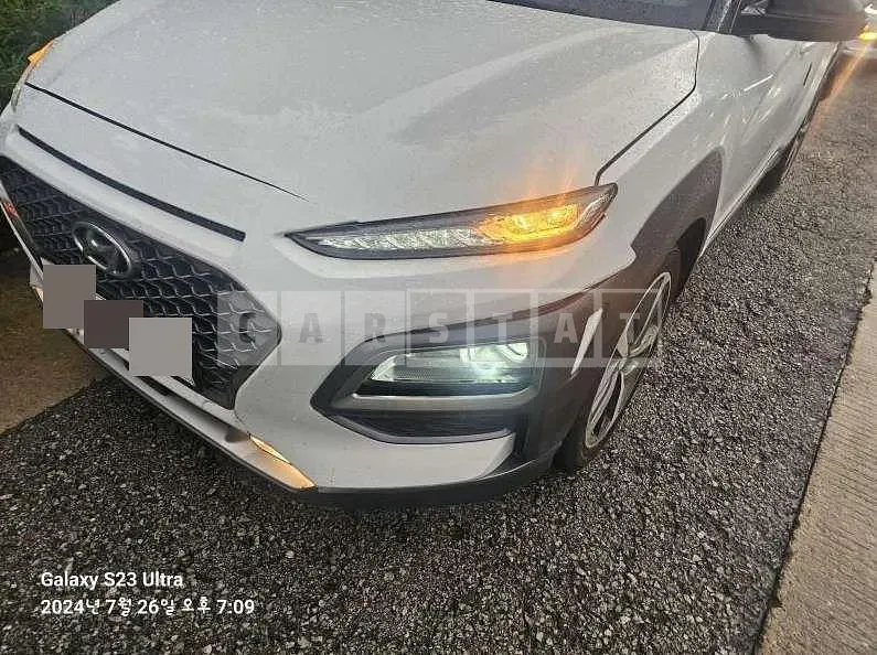 Photo 2 of 13: 2018 Hyundai Kona Gasoline — Korean insurance auction