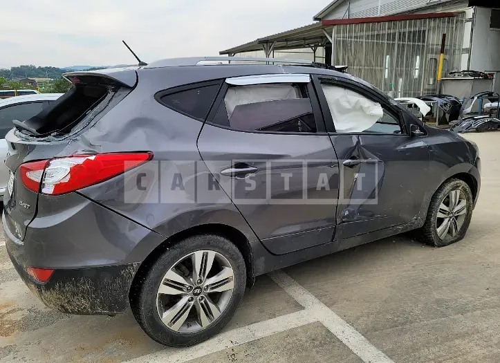 Photo 2 of 14: 2015 Hyundai Tucson, VIN KMHJT81VBFU949434 — Korean insurance auction