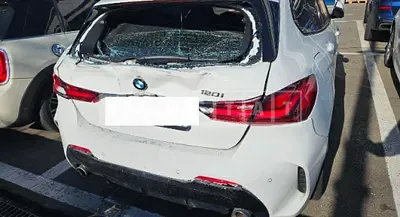 Photo 1 of 18: 2022 BMW 120i — Korean insurance auction