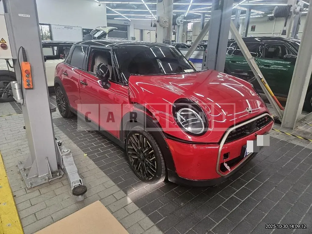 Photo 2 of 49: 2025 MINI Cooper S Five-Door — Korean insurance auction
