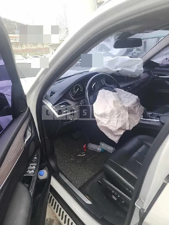 Photo 2 of 24: 2015 BMW X5 xDrive30d, VIN WBAKS4108F0H64020 — Korean insurance auction