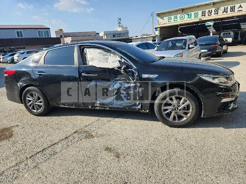 Photo 2 of 15: 2019 Kia K5, VIN KNAGS416BKA305103 — Korean insurance auction