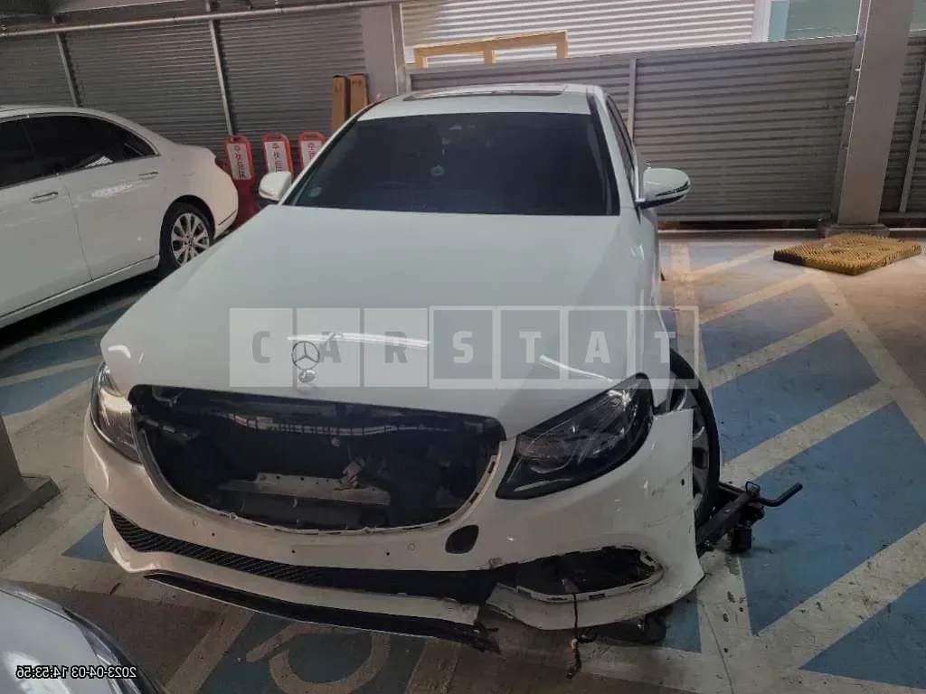 Photo 2 of 9: 2019 Mercedes-Benz E220 d 4Matic Exclusive (1,, VIN WDDZF0FB8KA614652 — Korean insurance auction