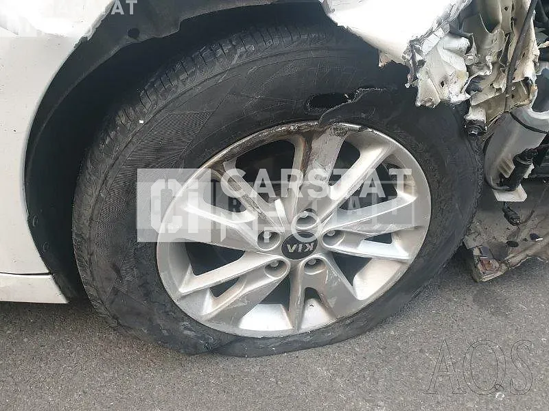 Photo 2 of 11: 2016 Kia K5 2.0(LPI), VIN KNAGS416BGA059796 — Korean insurance auction