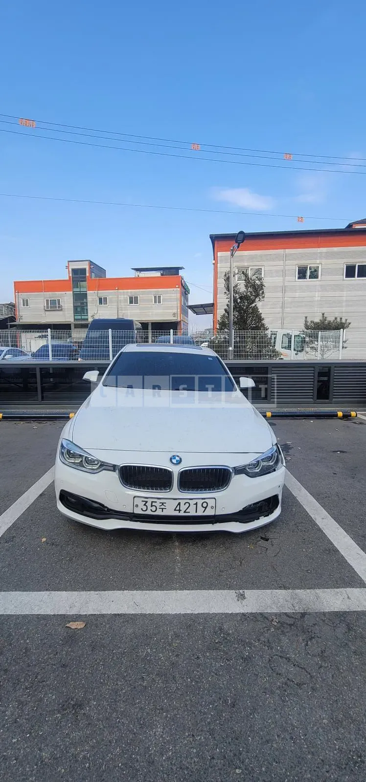 Photo 2 of 7: 2017 BMW 320d, VIN WBA8C5107HK856303 — Korean insurance auction