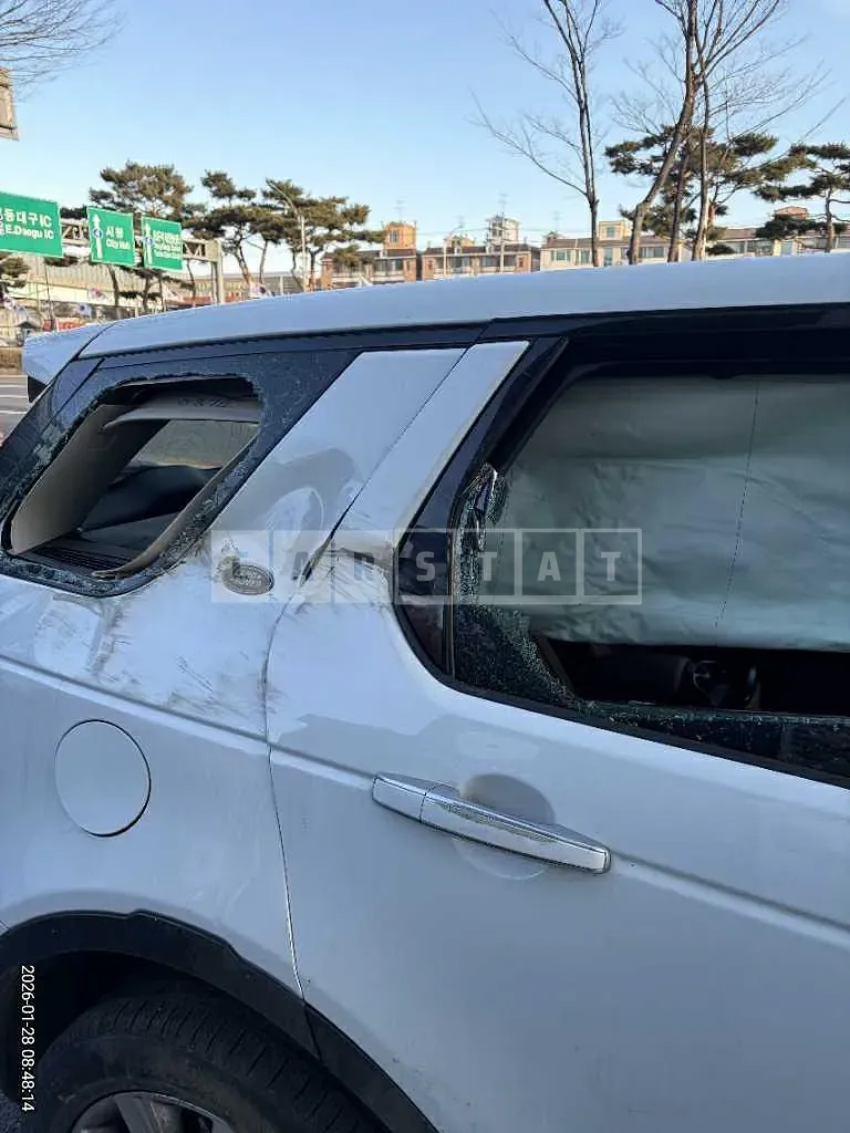 Photo 2 of 11: 2016 Land Rover Discovery Sport 2.0d — Korean insurance auction