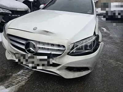 Photo 1 of 18: 2016 Mercedes-Benz C220 d — Korean insurance auction