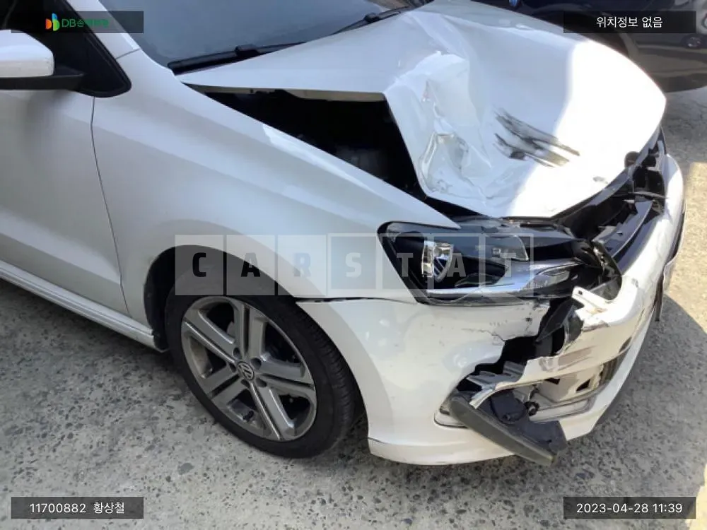 Photo 2 of 10: 2014 Volkswagen Polo, VIN WVWZZZ6RZEY070205 — Korean insurance auction