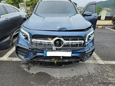 Photo 1 of 17: 2020 Mercedes-Benz GLB250 4Matic — Korean insurance auction