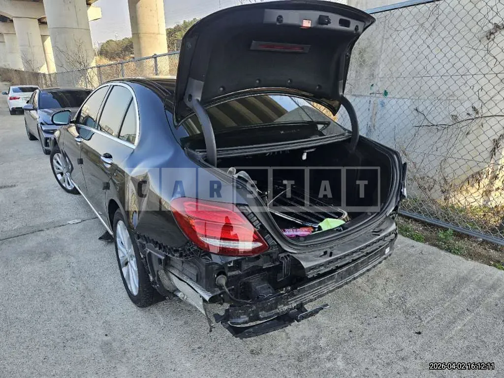 Photo 2 of 13: 2016 Mercedes-Benz E220 d — Korean insurance auction