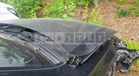 Photo 2 of 14: 2019 Mercedes-Benz E220 d, VIN WDDZF0EB1KA696743 — Korean insurance auction