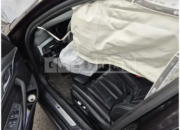 Photo 2 of 24: 2017 BMW 520d — Korean insurance auction