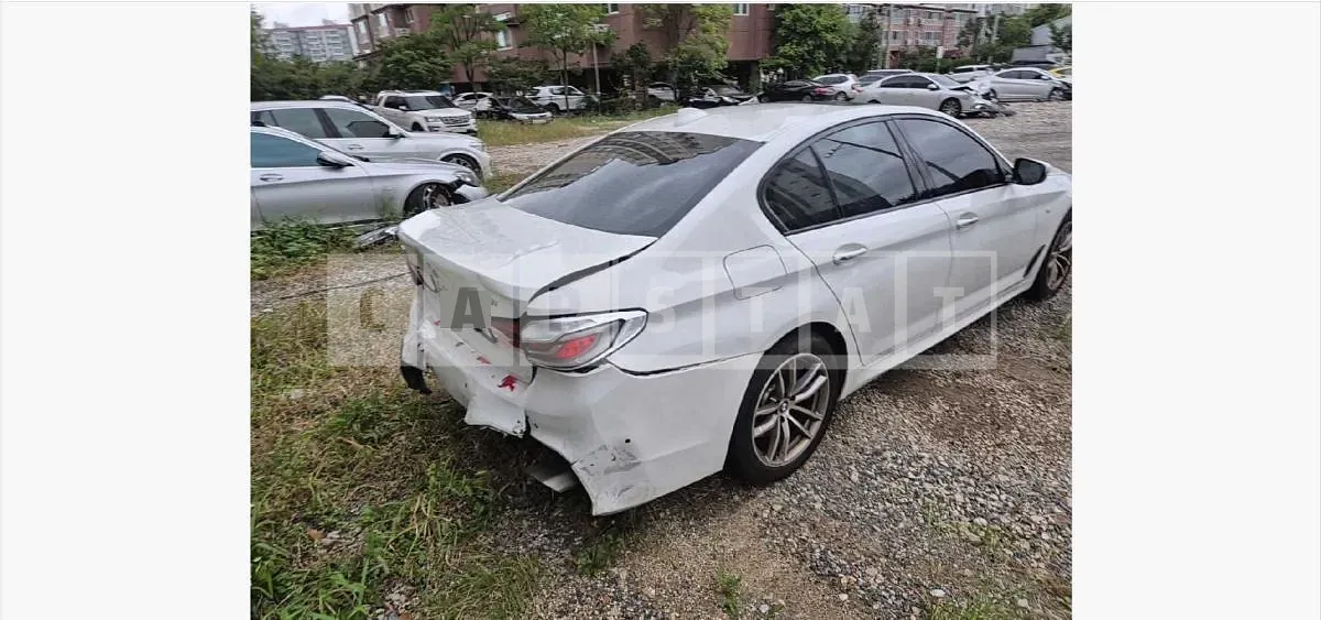 Photo 2 of 17: 2017 BMW 530i xDrive — Korean insurance auction