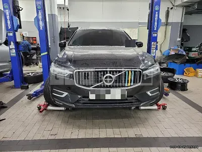 Photo 1 of 6: 2020 Volvo XC60D5 AWD — Korean insurance auction