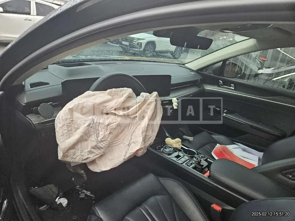 Photo 2 of 8: 2024 Kia K5 — Korean insurance auction
