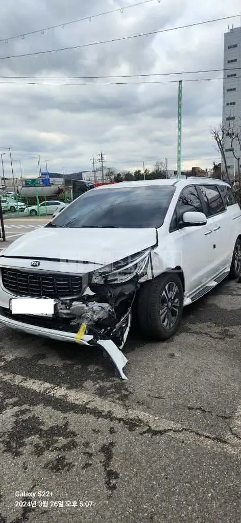 Photo 2 of 26: 2019 Kia Carnival, VIN KNAMB81ABKS495148 — Korean insurance auction