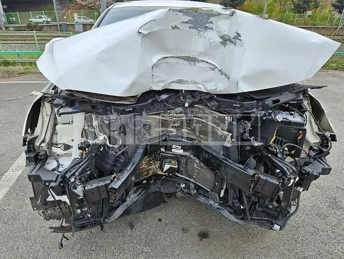 Photo 2 of 19: 2018 Kia K5 2.0, VIN KNAGU411BKA299609 — Korean insurance auction