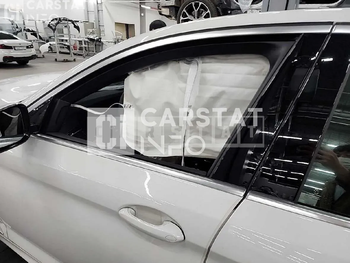Photo 2 of 5: 2020 BMW 520i — Korean insurance auction
