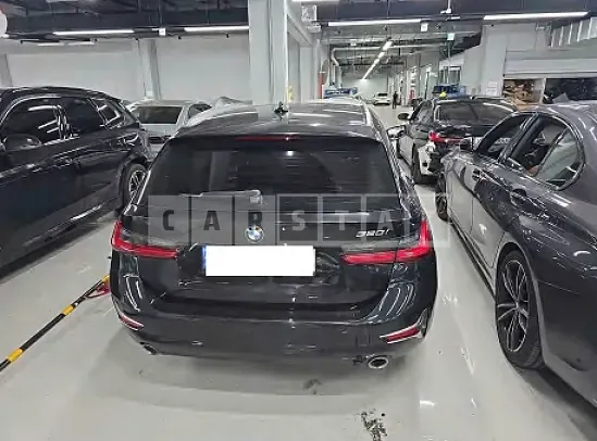Photo 2 of 11: 2021 BMW 320i Touring — Korean insurance auction