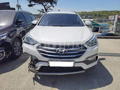 Photo 1 of 19: 2016 Hyundai Santa Fe, VIN KMHSW81UBGU663581 — Korean insurance auction
