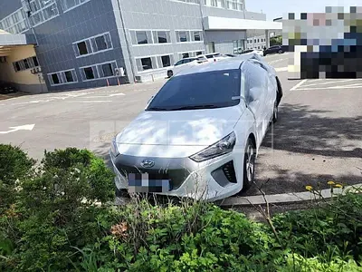 Photo 1 of 17: 2016 Hyundai IONIQ Electric — Korean insurance auction
