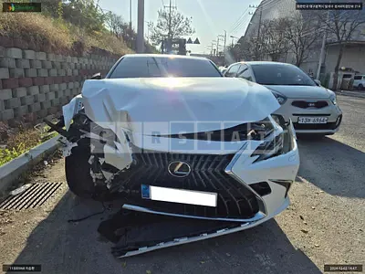 Photo 1 of 6: 2023 Lexus ES300h, VIN JTHBA1C14R2021451 — Korean insurance auction