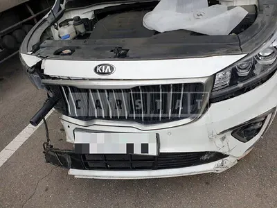 Photo 1 of 43: 2019 Kia Carnivals — Korean insurance auction