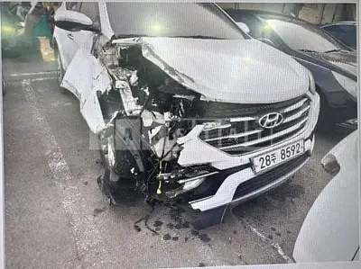 Photo 1 of 17: 2018 Hyundai Santa Fe, VIN KMHSW81UBJU853652 — Korean insurance auction