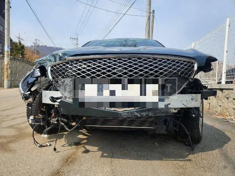 Photo 2 of 61: 2021 Genesis GV70 Diesel 2.2, VIN KMTMB81ABMU005117 — Korean insurance auction