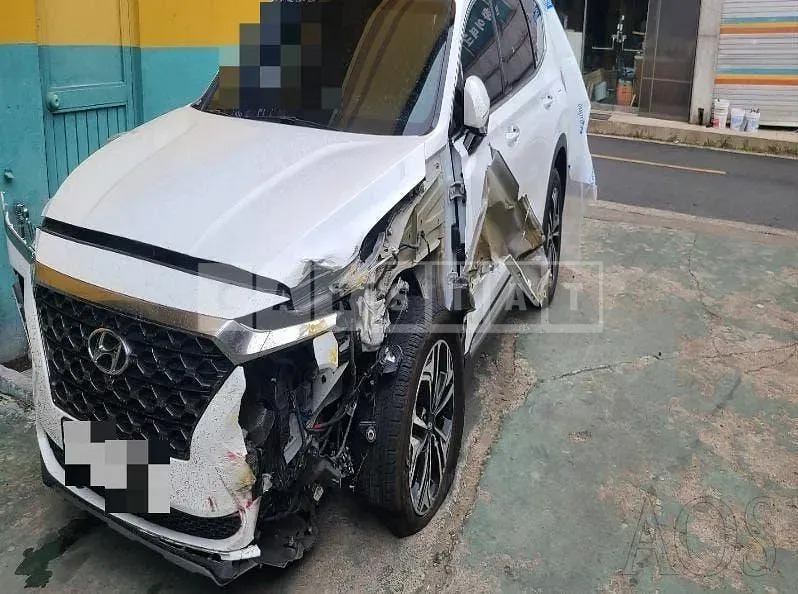 Photo 2 of 12: 2019 Hyundai Santa Fe — Korean insurance auction