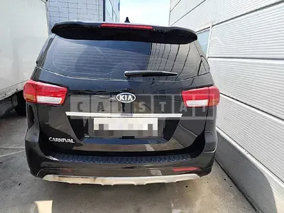 Photo 1 of 33: 2016 Kia Carnivals — Korean insurance auction