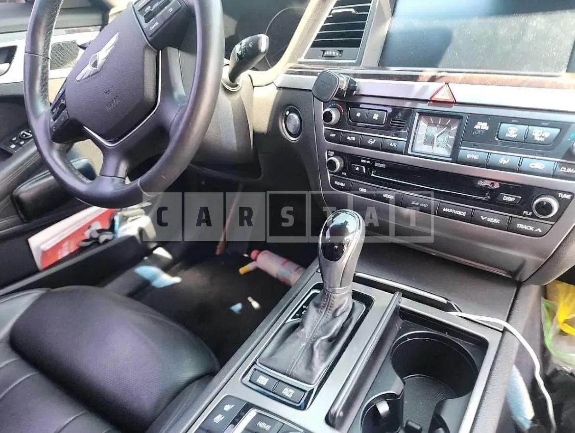 Photo 2 of 60: 2015 Genesis Dh — Korean insurance auction