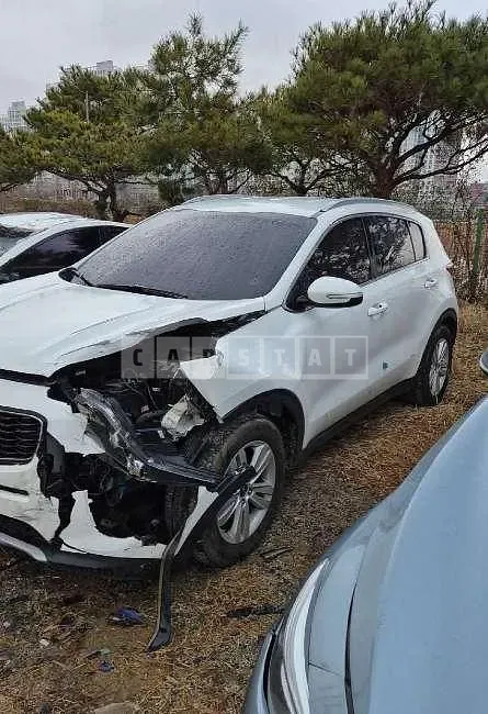 Photo 2 of 20: 2017 Kia Sportage — Korean insurance auction