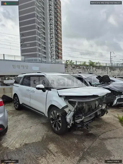 Photo 1 of 21: 2021 Kia Carnival, VIN KNANC81BBNS158916 — Korean insurance auction