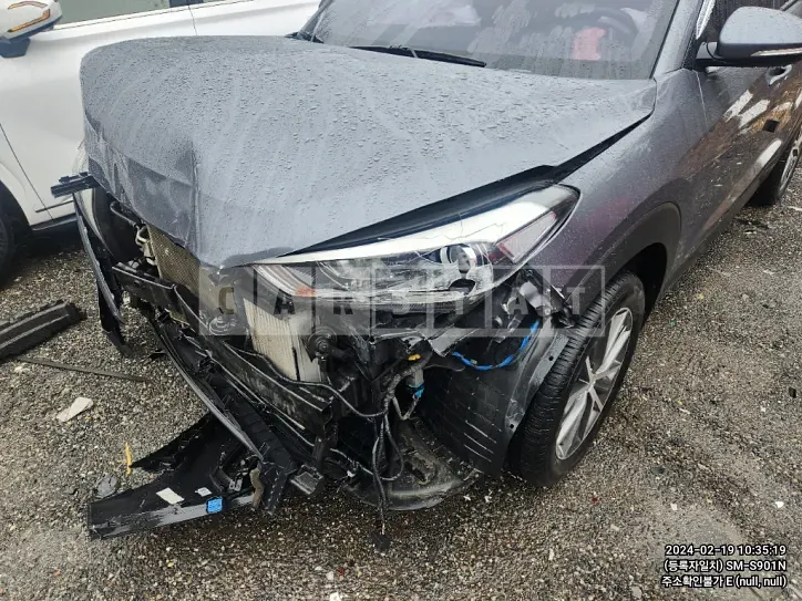Photo 2 of 6: 2015 Hyundai Tucson TL 2.0 — Korean insurance auction