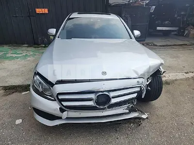 Photo 1 of 28: 2020 Mercedes-Benz E300, VIN WDDZF4JB4LA729071 — Korean insurance auction