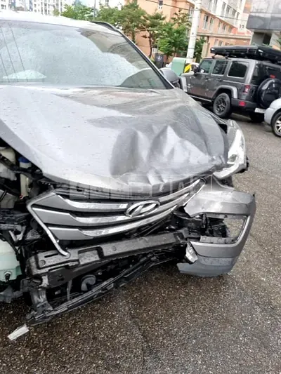 Photo 1 of 20: 2015 Hyundai Santa Fe, VIN KMHSW81UBFU333830 — Korean insurance auction
