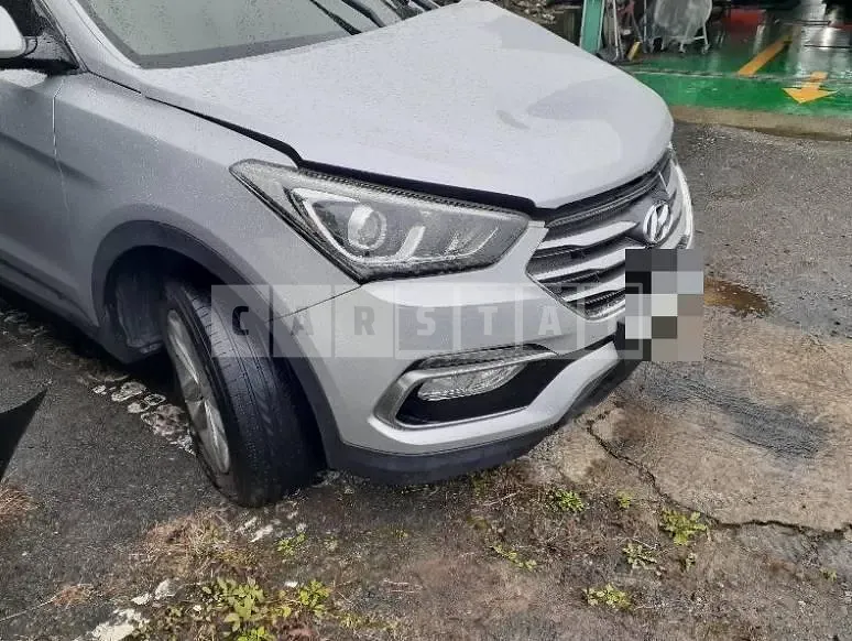 Photo 2 of 14: 2015 Hyundai Santa Fe 2.2 — Korean insurance auction