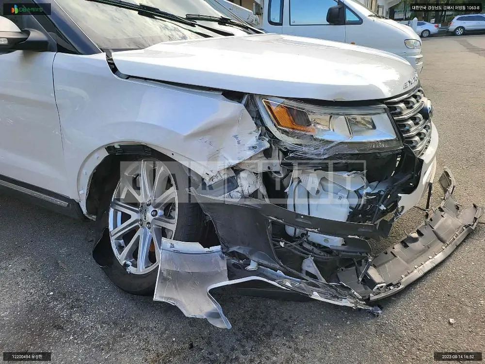Photo 2 of 11: 2017 Ford Explorer, VIN 1FM5K8FH5HGD32395 — Korean insurance auction