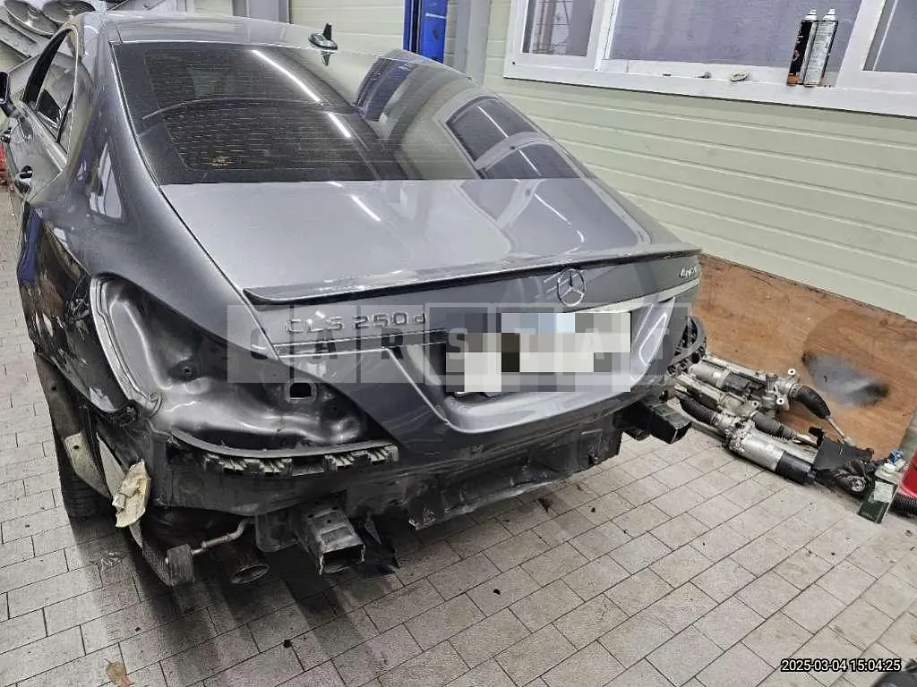 Photo 2 of 23: 2017 Mercedes-Benz CLS250 d 4Matic — Korean insurance auction