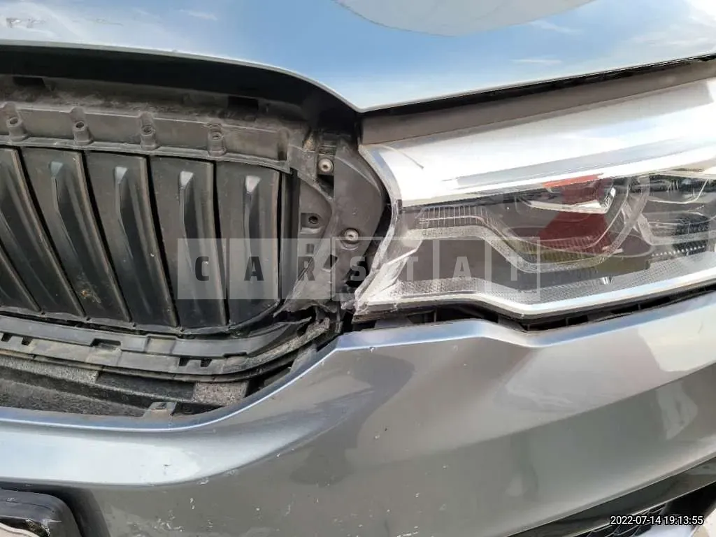 Photo 2 of 18: 2018 BMW 520d, VIN WBAJC3101JG995518 — Korean insurance auction